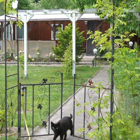 Bungalow Im Maerchengarten Krauschwitz المظهر الخارجي الصورة